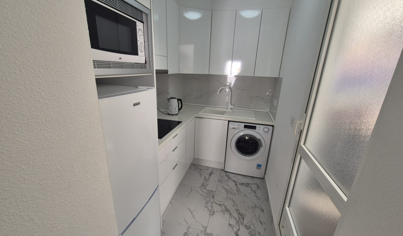 Resale - Apartment / Flat - La Zenia