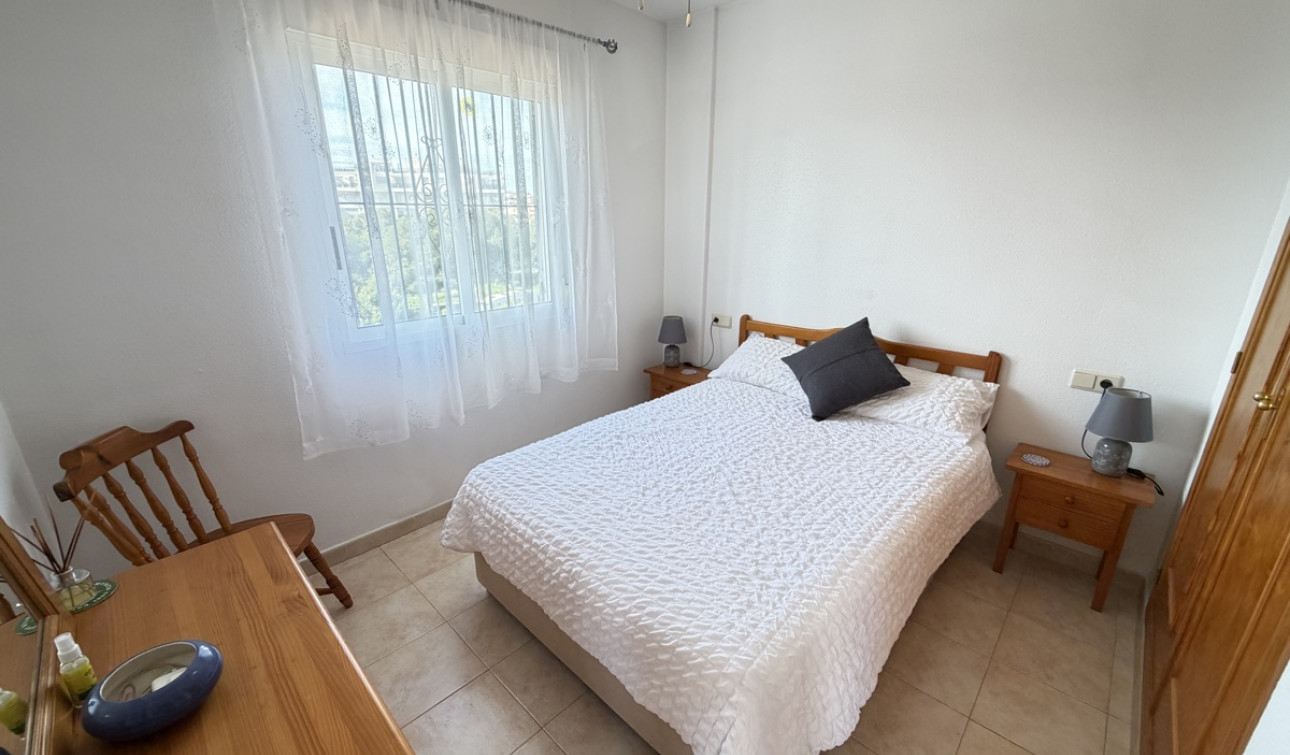 Resale - Apartment / Flat - La Zenia