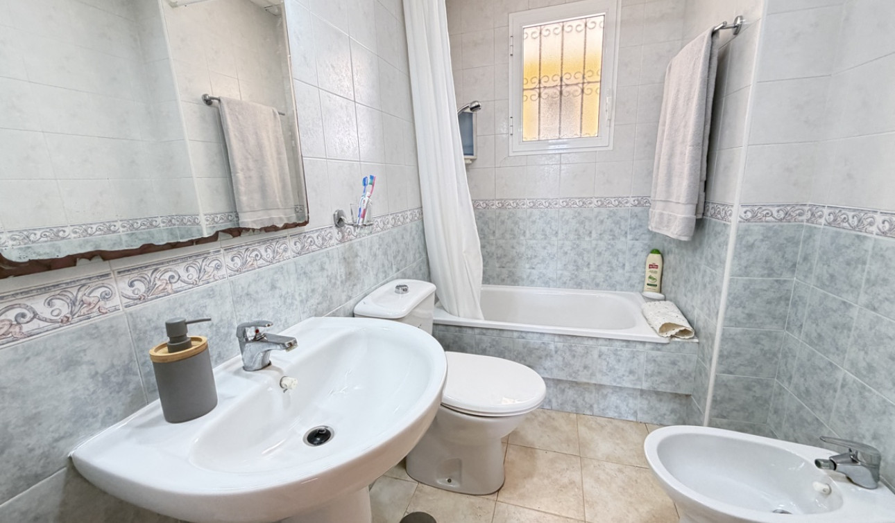 Resale - Apartment / Flat - La Zenia