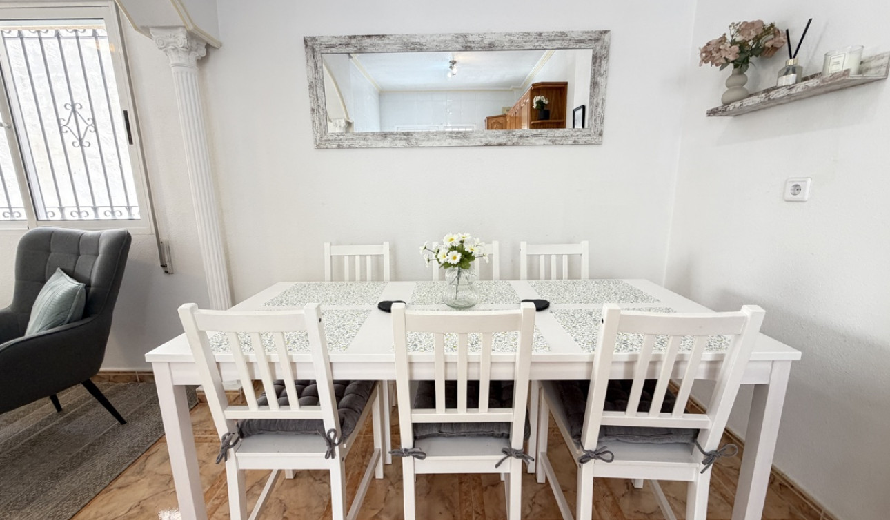 Resale - Apartment / Flat - La Zenia