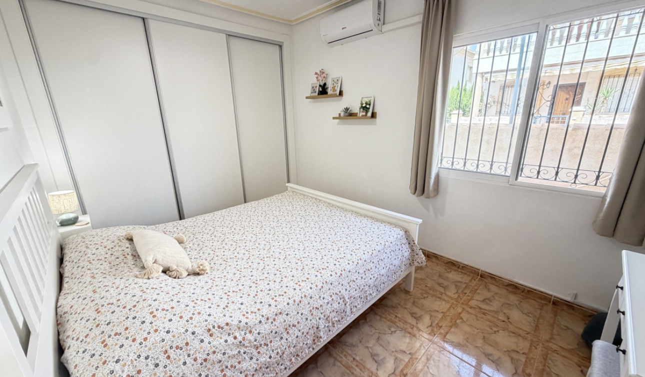 Resale - Apartment / Flat - La Zenia
