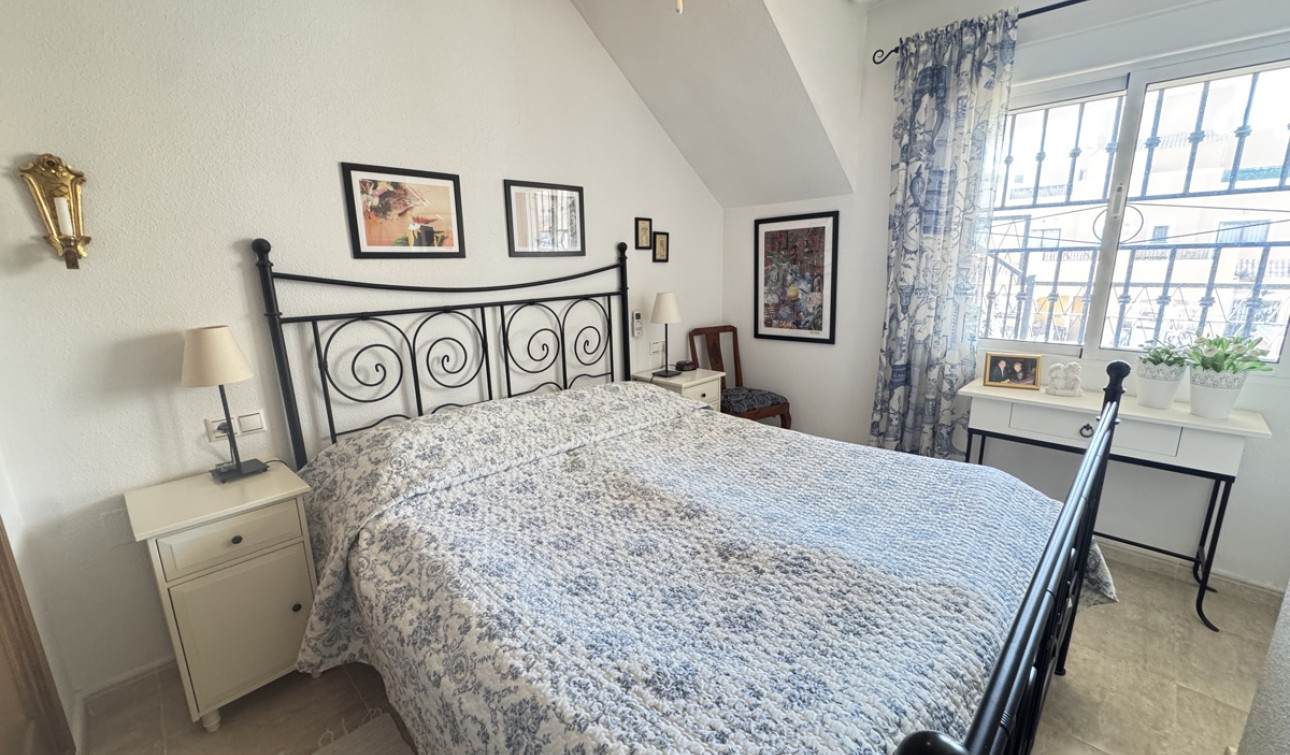 Resale - Apartment / Flat - Los Altos