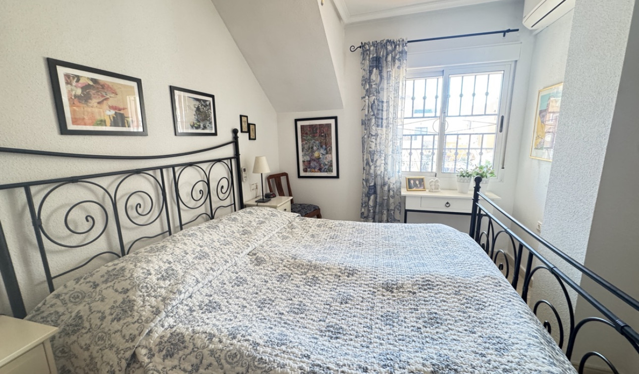 Resale - Apartment / Flat - Los Altos