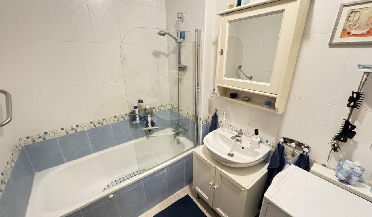 Resale - Apartment / Flat - Los Altos