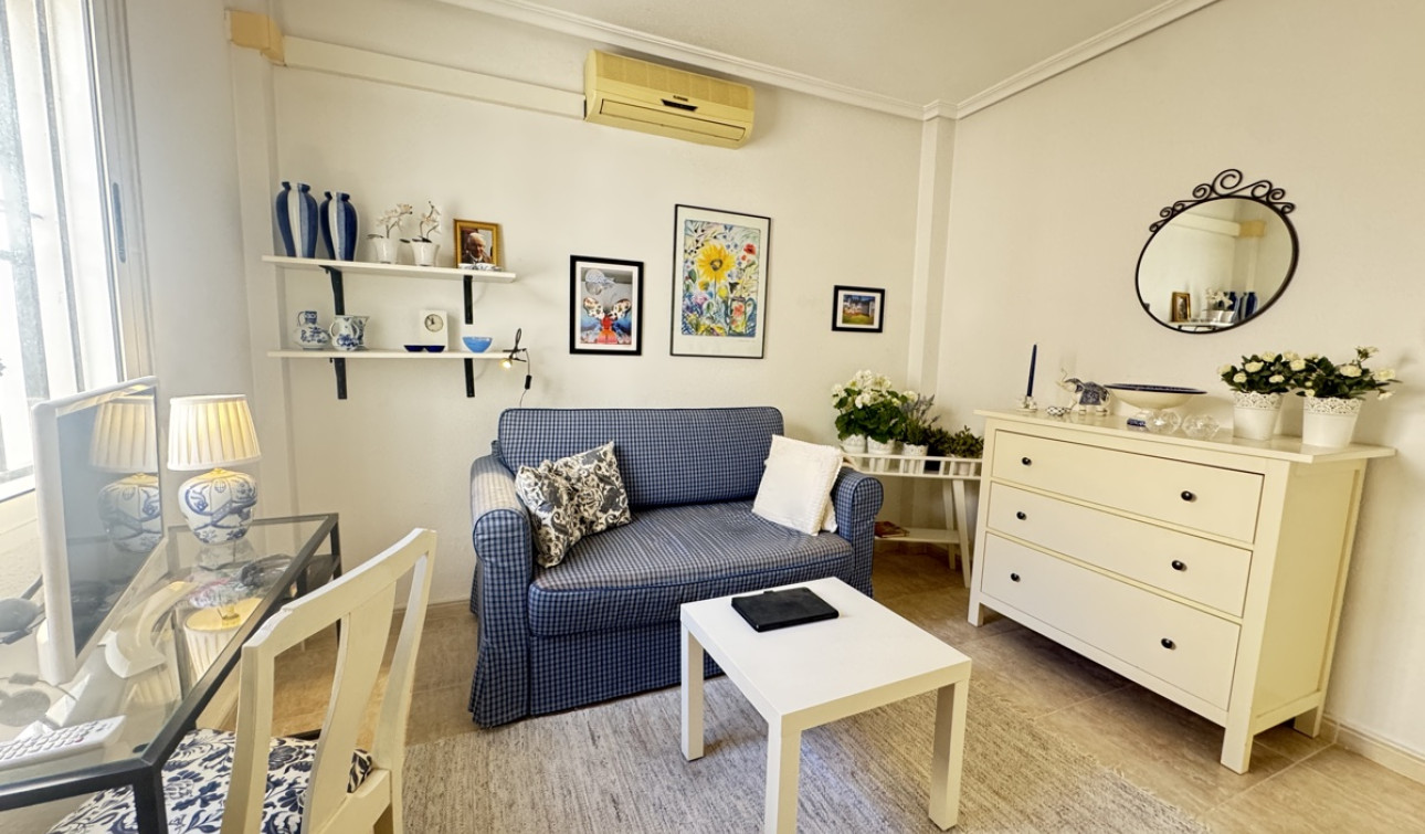 Resale - Apartment / Flat - Los Altos