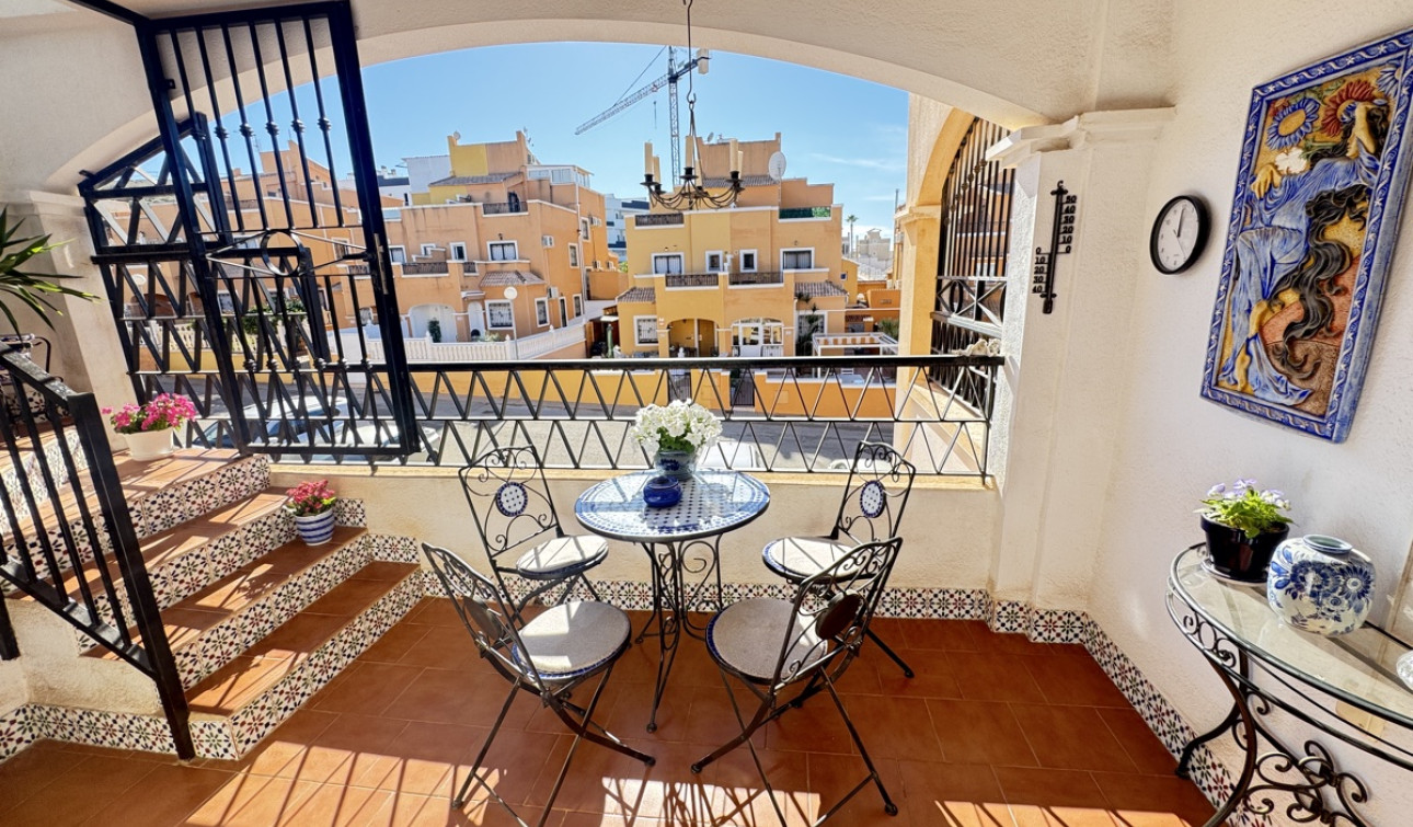 Resale - Apartment / Flat - Los Altos