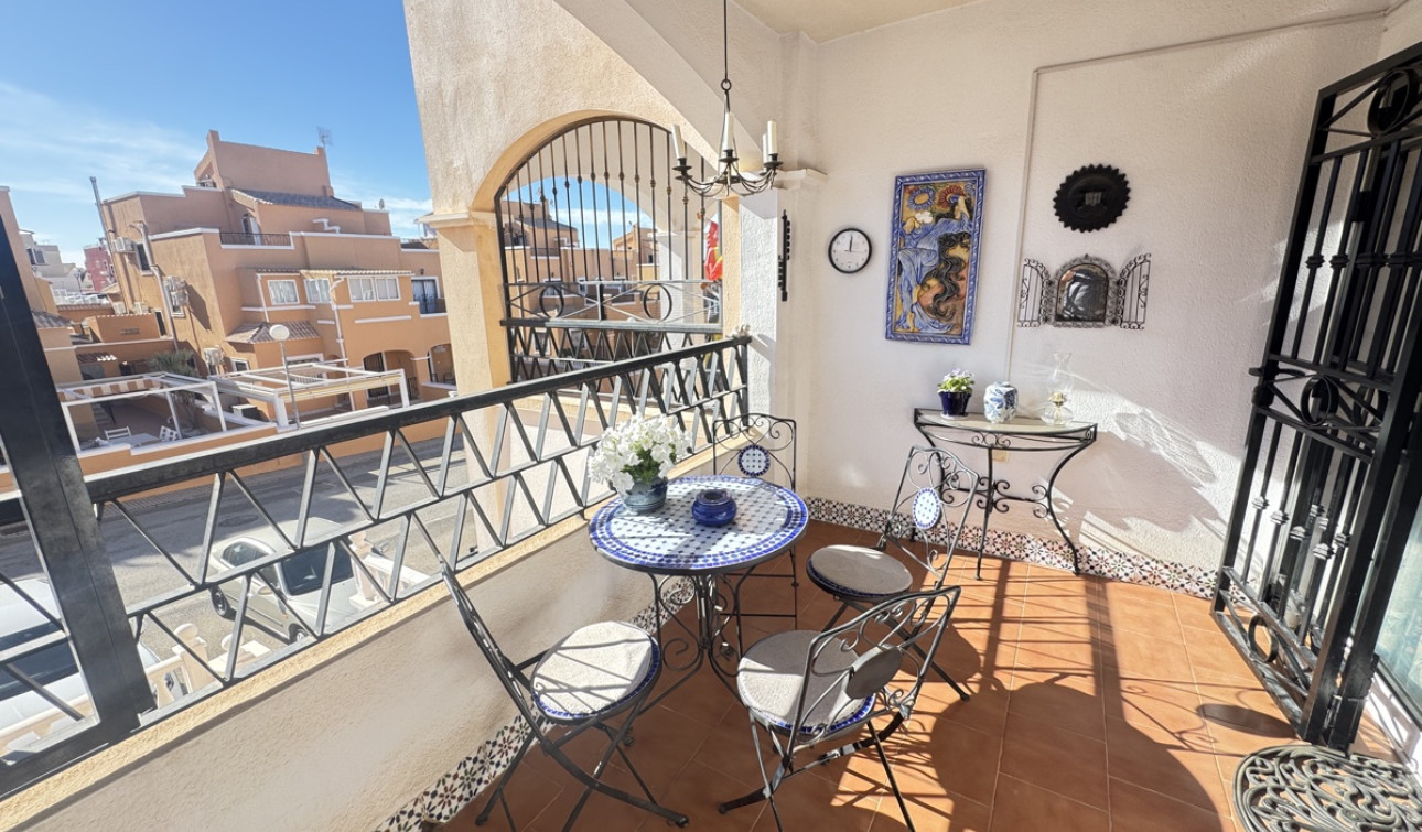 Resale - Apartment / Flat - Los Altos