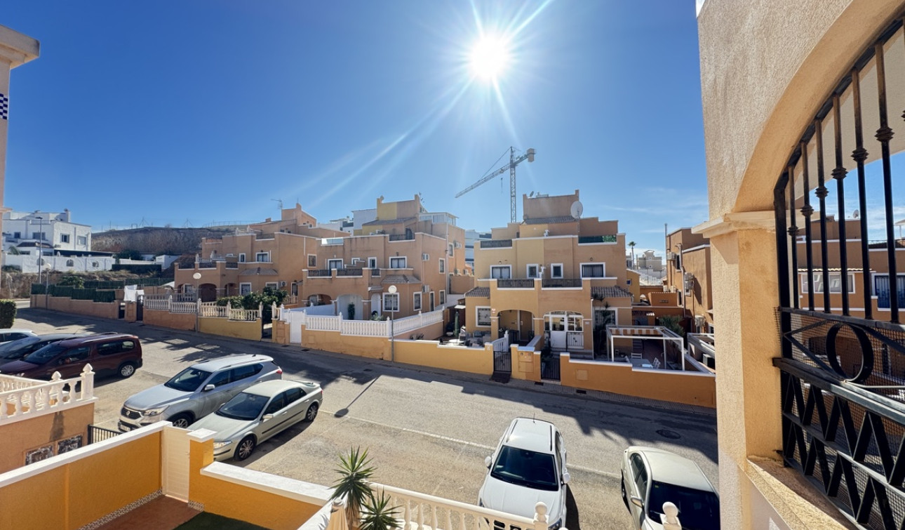 Resale - Apartment / Flat - Los Altos
