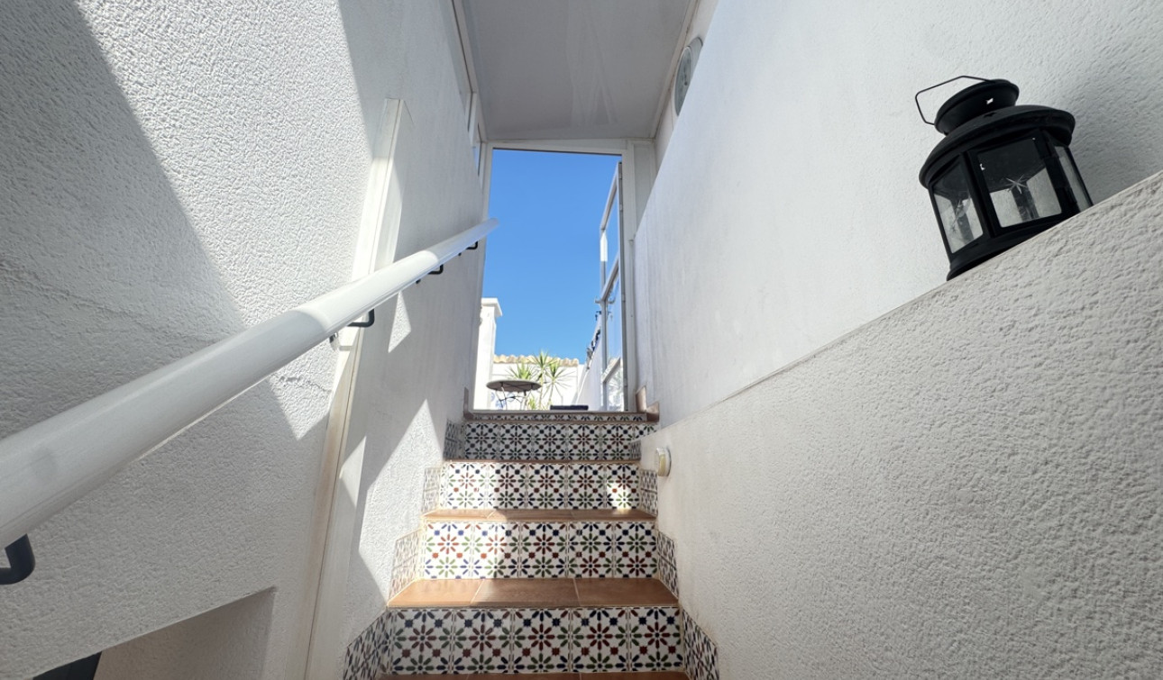 Resale - Apartment / Flat - Los Altos