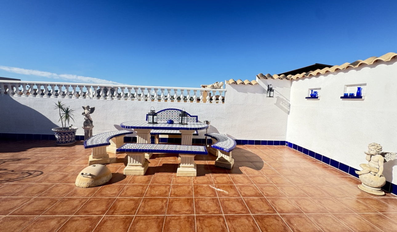 Resale - Apartment / Flat - Los Altos