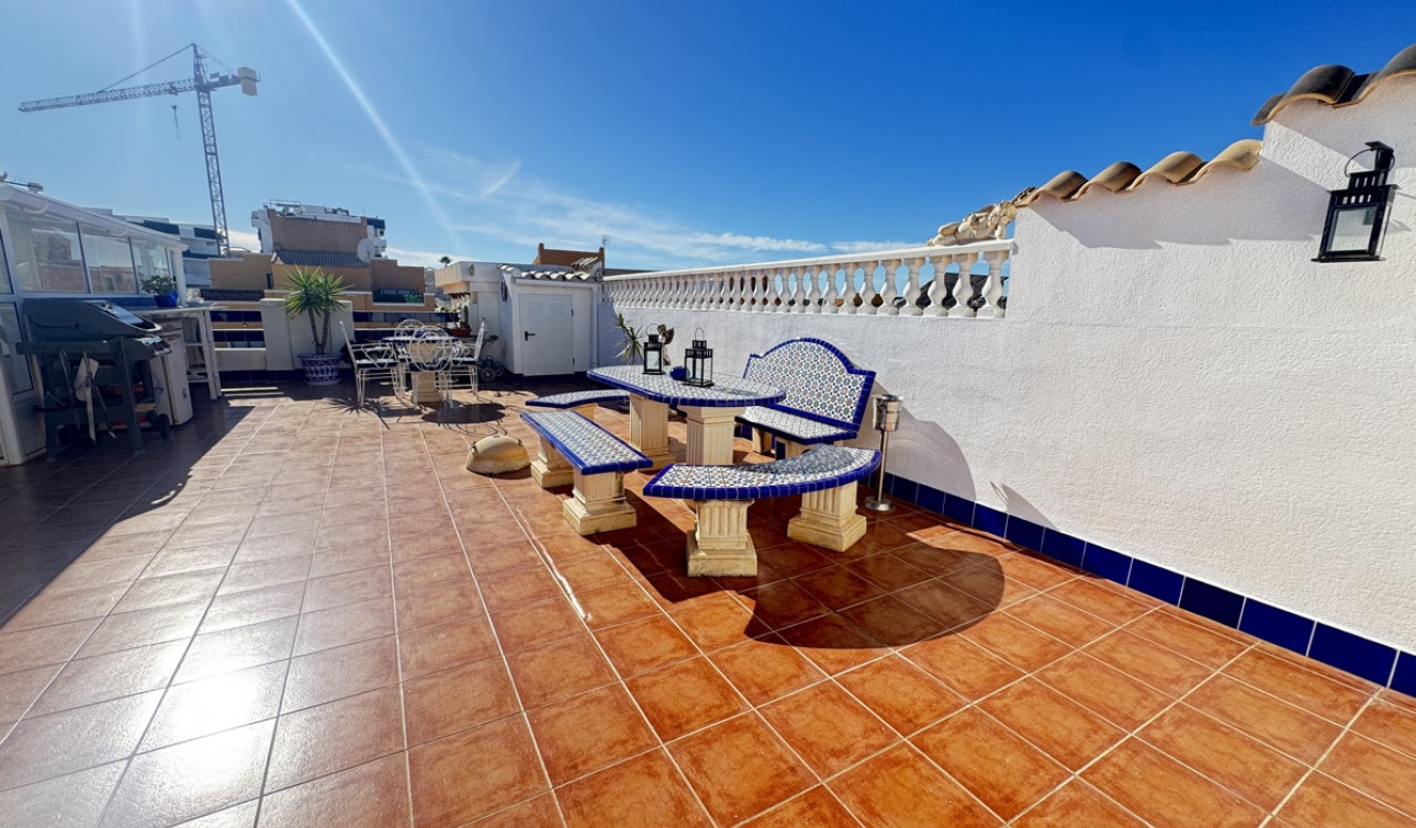 Resale - Apartment / Flat - Los Altos