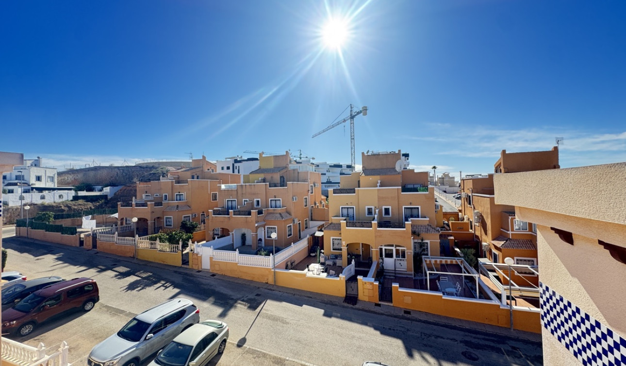 Resale - Apartment / Flat - Los Altos