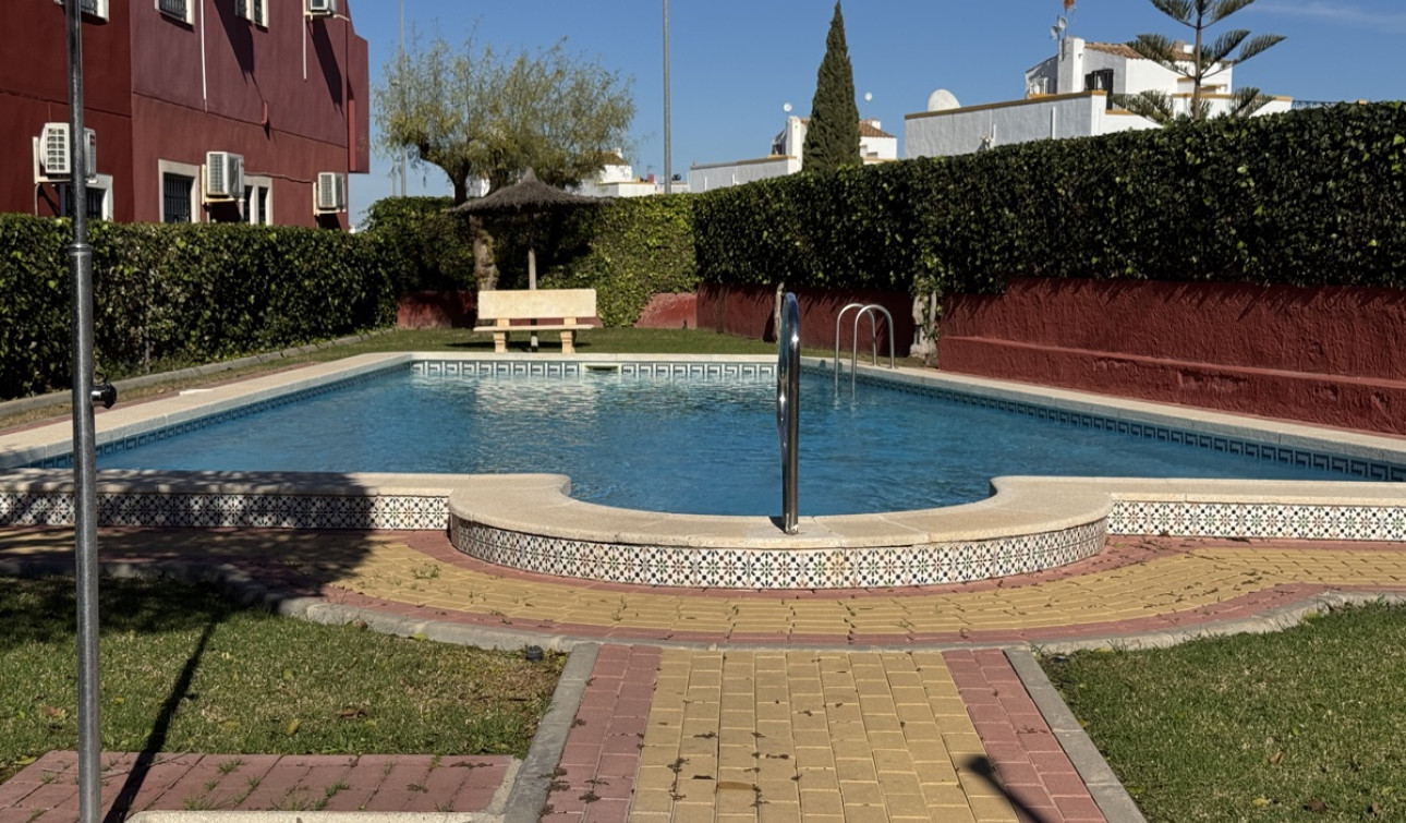 Resale - Apartment / Flat - Los Altos