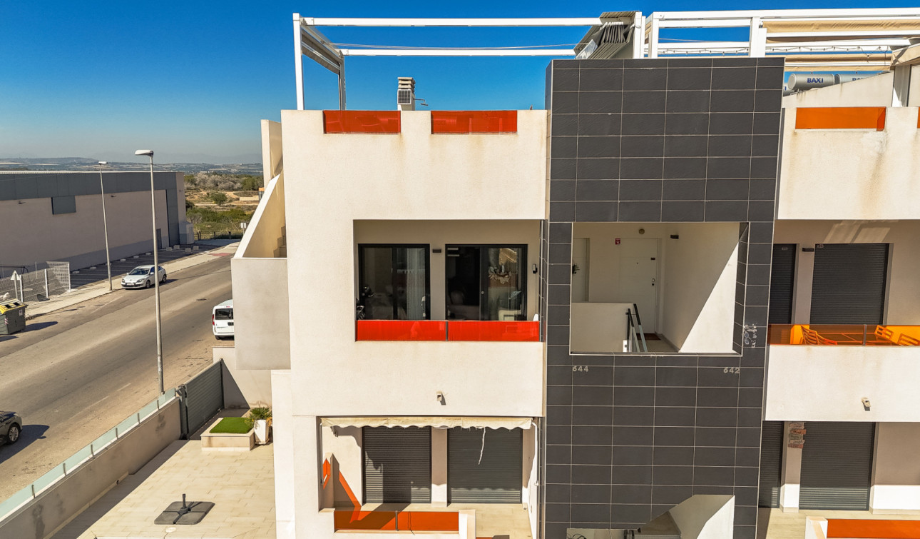 Resale - Apartment / Flat - Los Altos