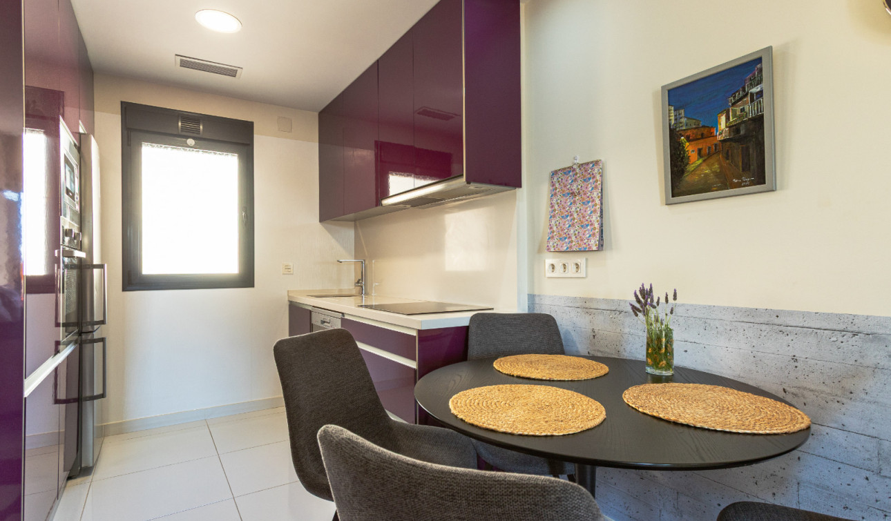 Resale - Apartment / Flat - Los Altos