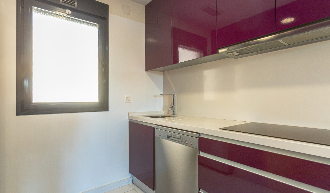 Resale - Apartment / Flat - Los Altos