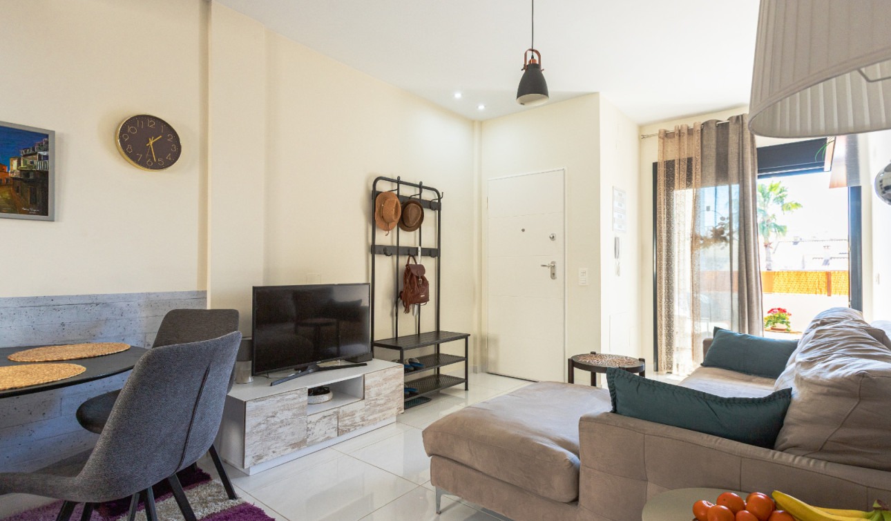 Resale - Apartment / Flat - Los Altos