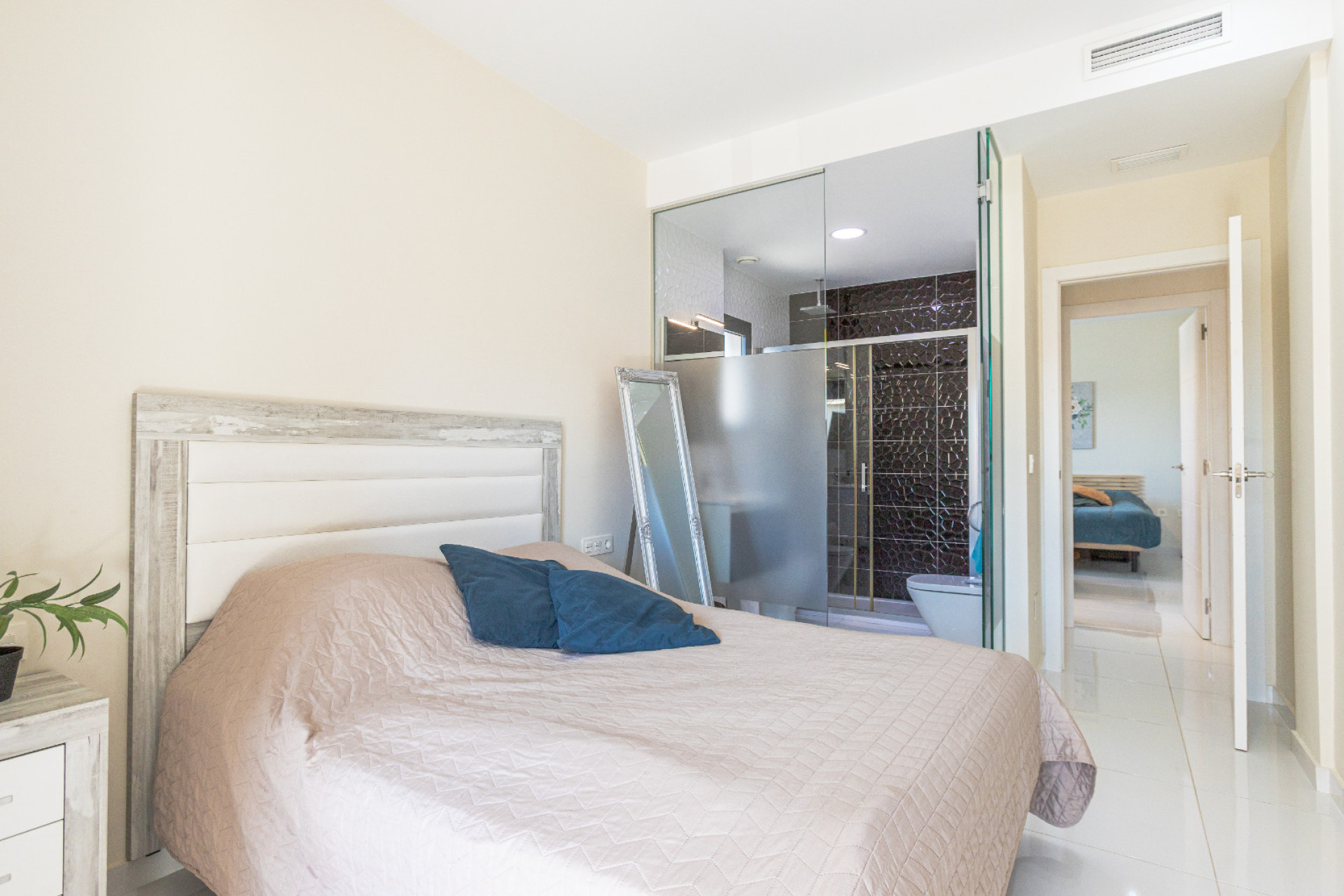 Resale - Apartment / Flat - Los Altos