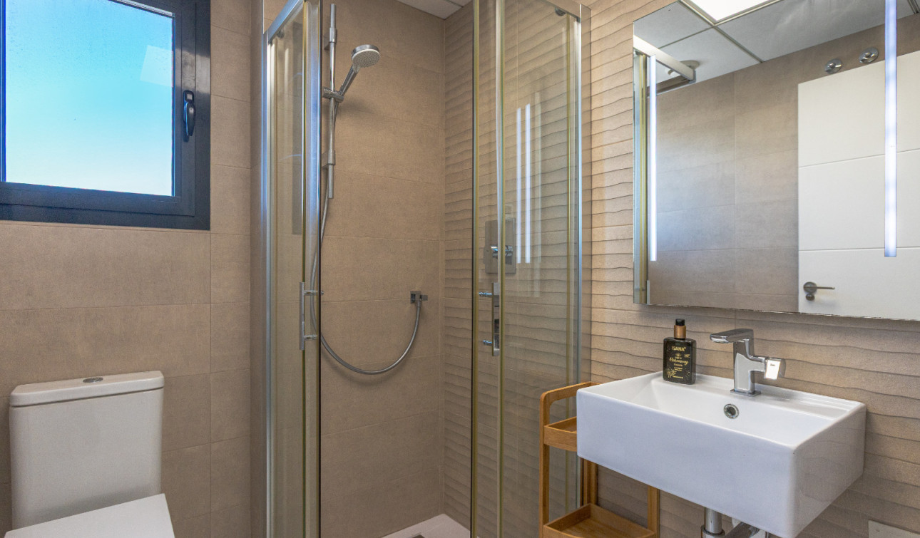 Resale - Apartment / Flat - Los Altos