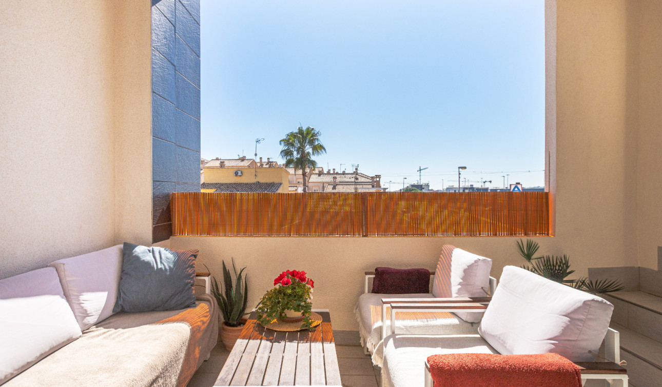 Resale - Apartment / Flat - Los Altos