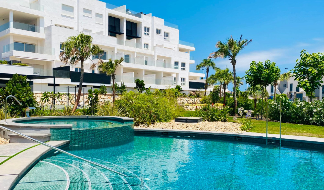 Resale - Apartment / Flat - Los Altos