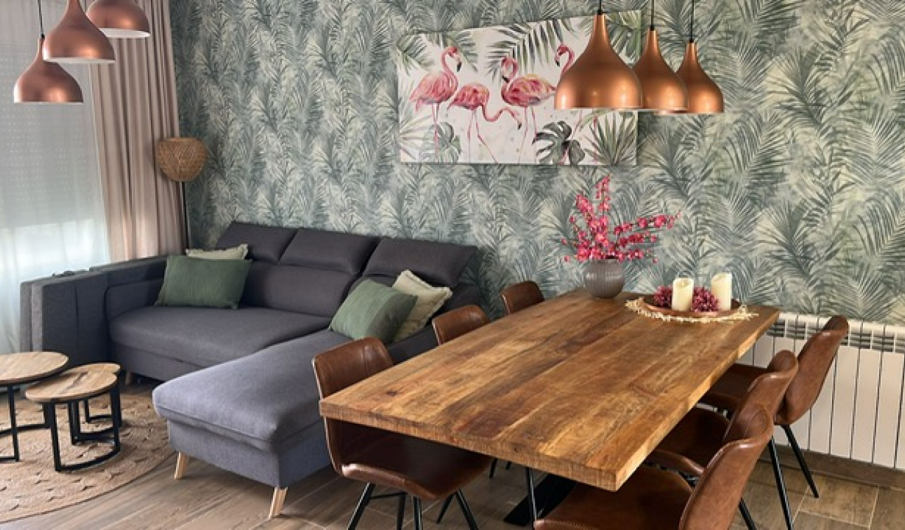 Resale - Apartment / Flat - Los Altos