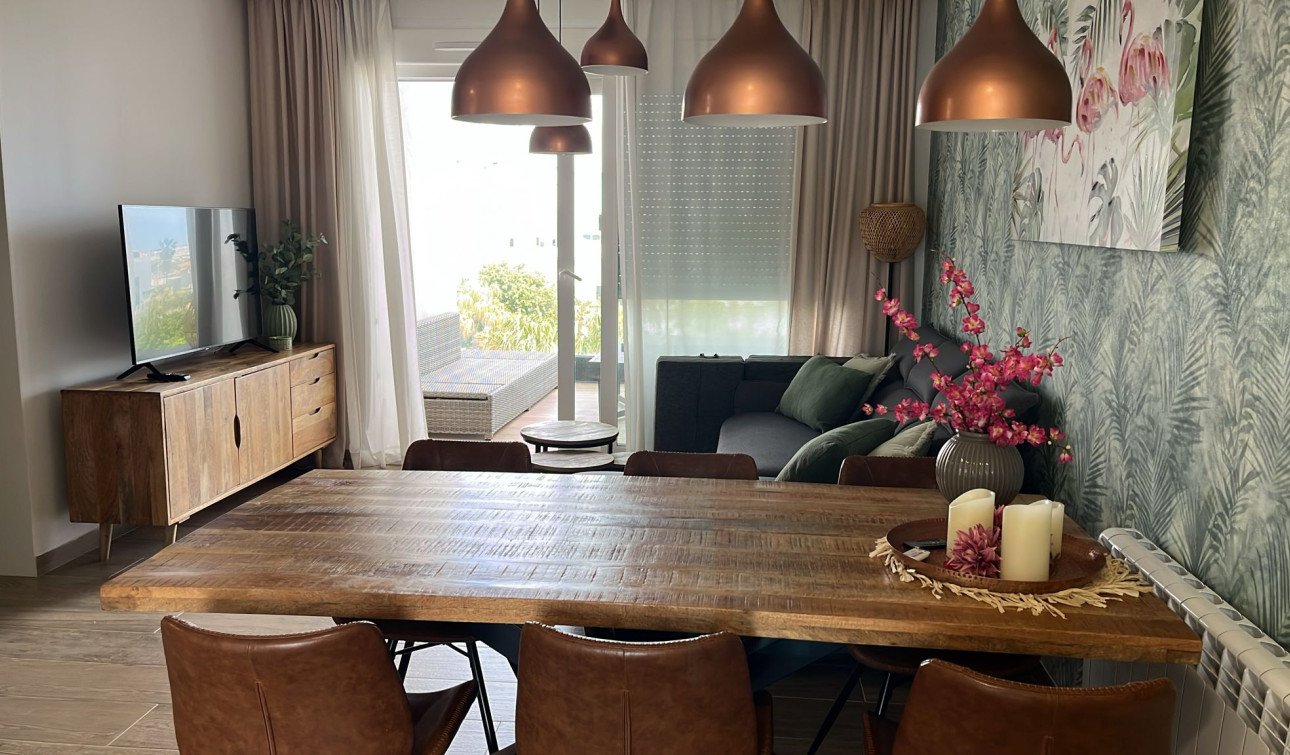 Resale - Apartment / Flat - Los Altos