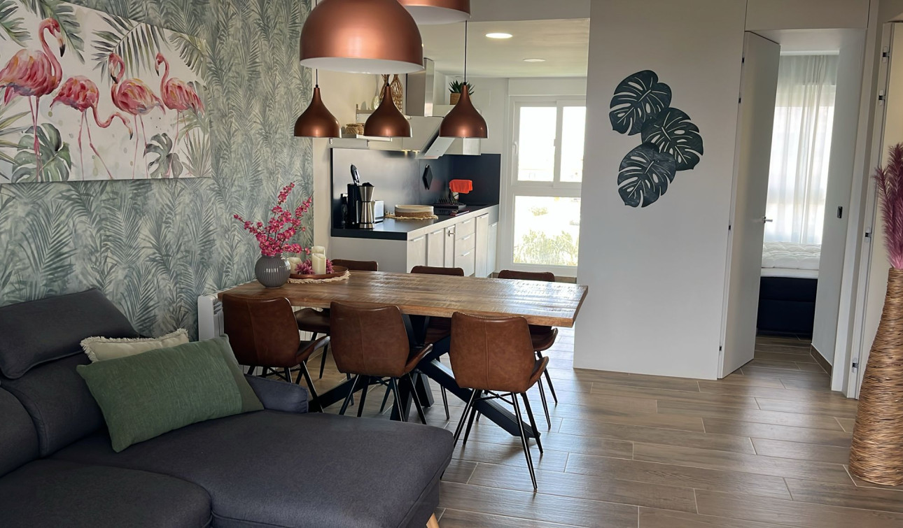 Resale - Apartment / Flat - Los Altos