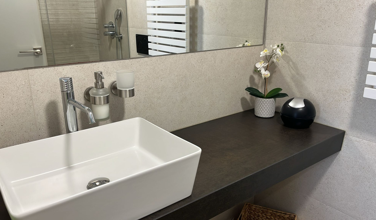 Resale - Apartment / Flat - Los Altos