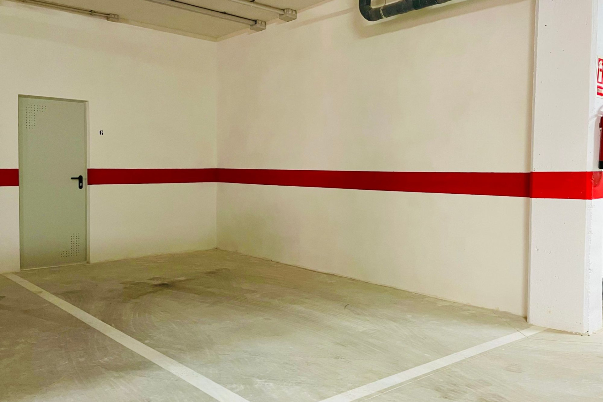 Resale - Apartment / Flat - Los Altos