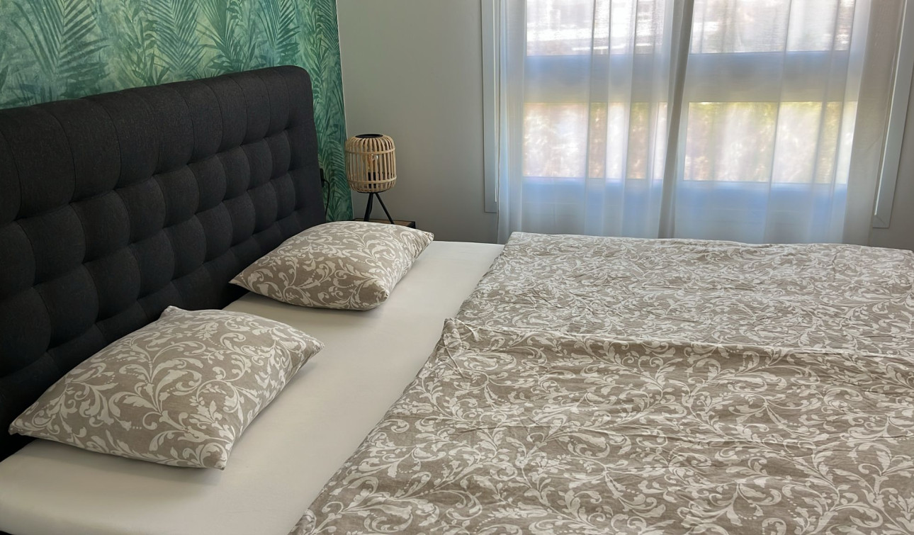 Resale - Apartment / Flat - Los Altos