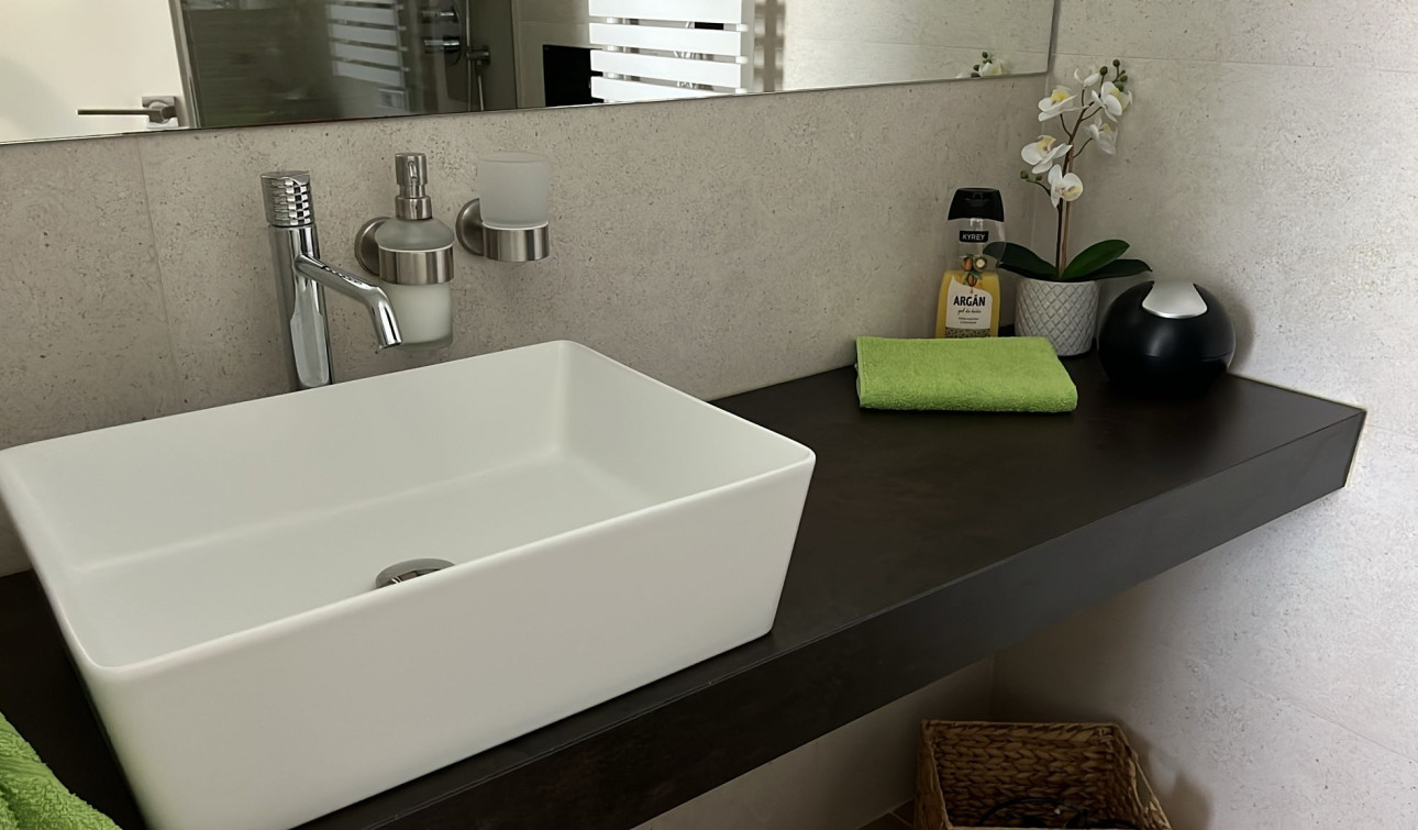 Resale - Apartment / Flat - Los Altos