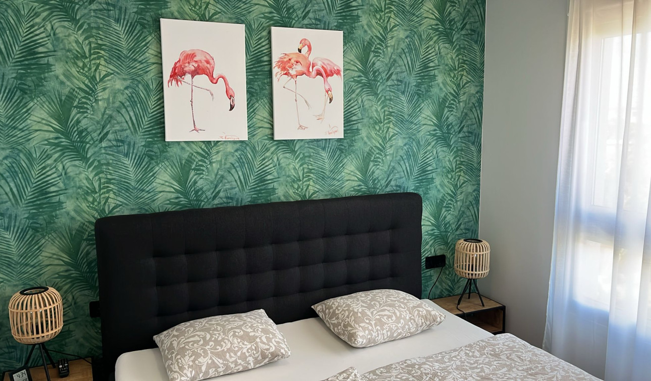 Resale - Apartment / Flat - Los Altos