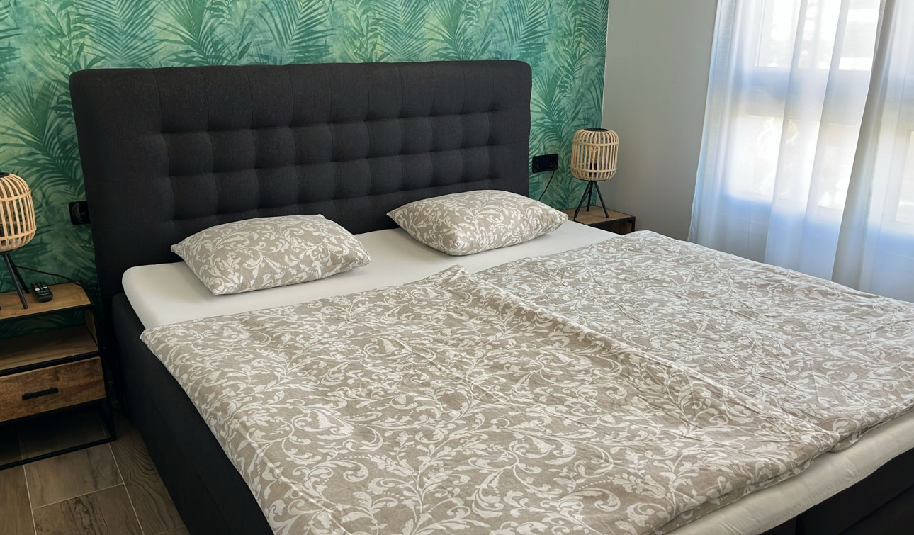 Resale - Apartment / Flat - Los Altos