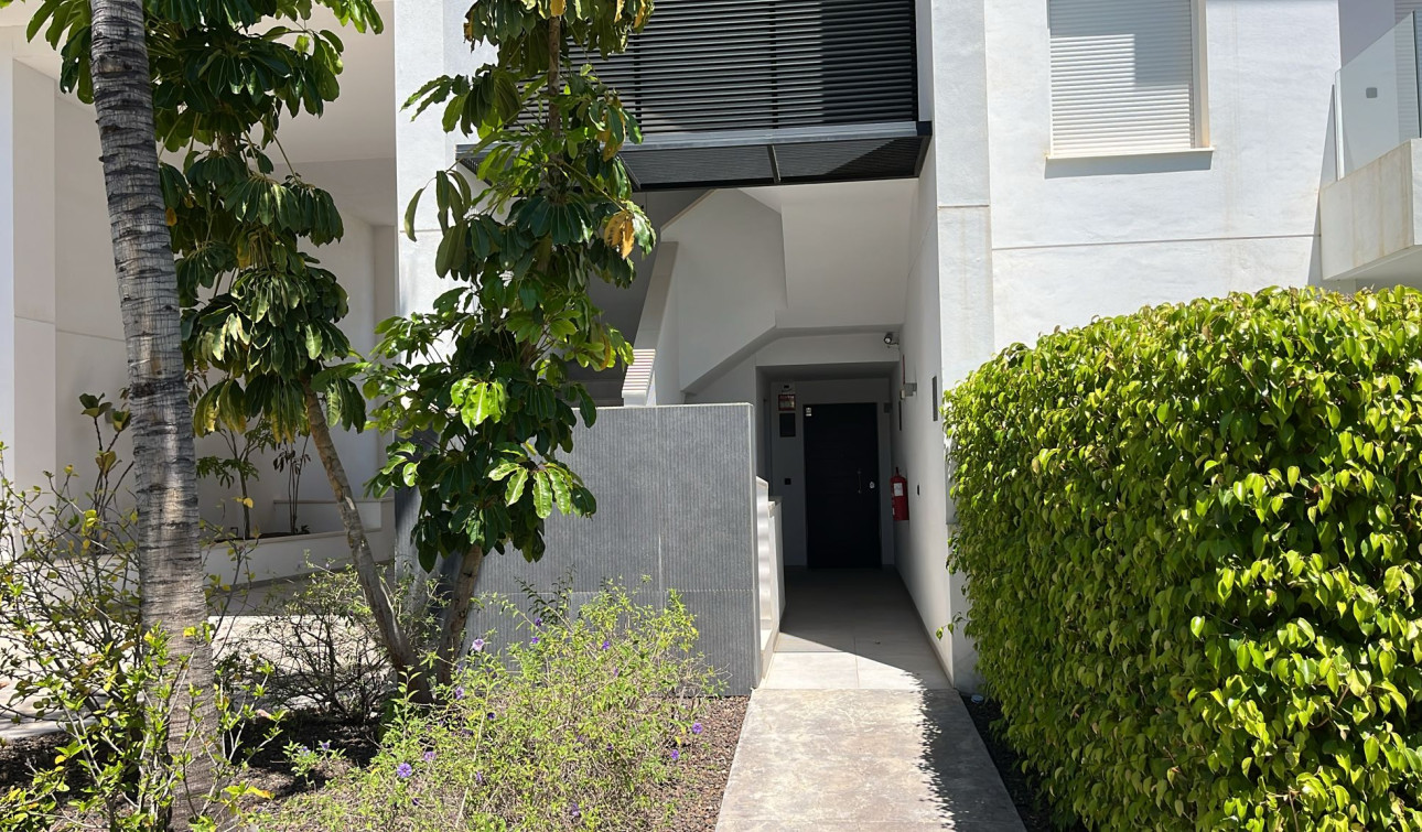 Resale - Apartment / Flat - Los Altos