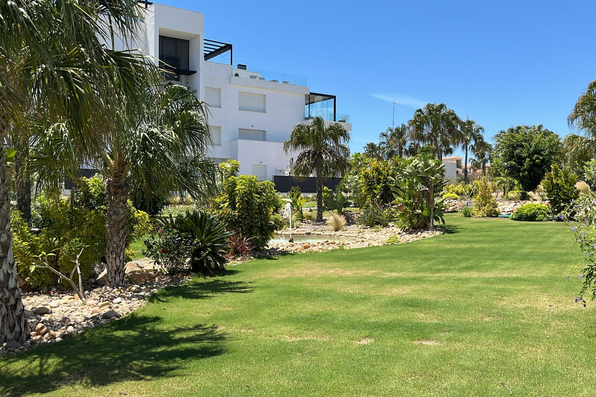 Resale - Apartment / Flat - Los Altos