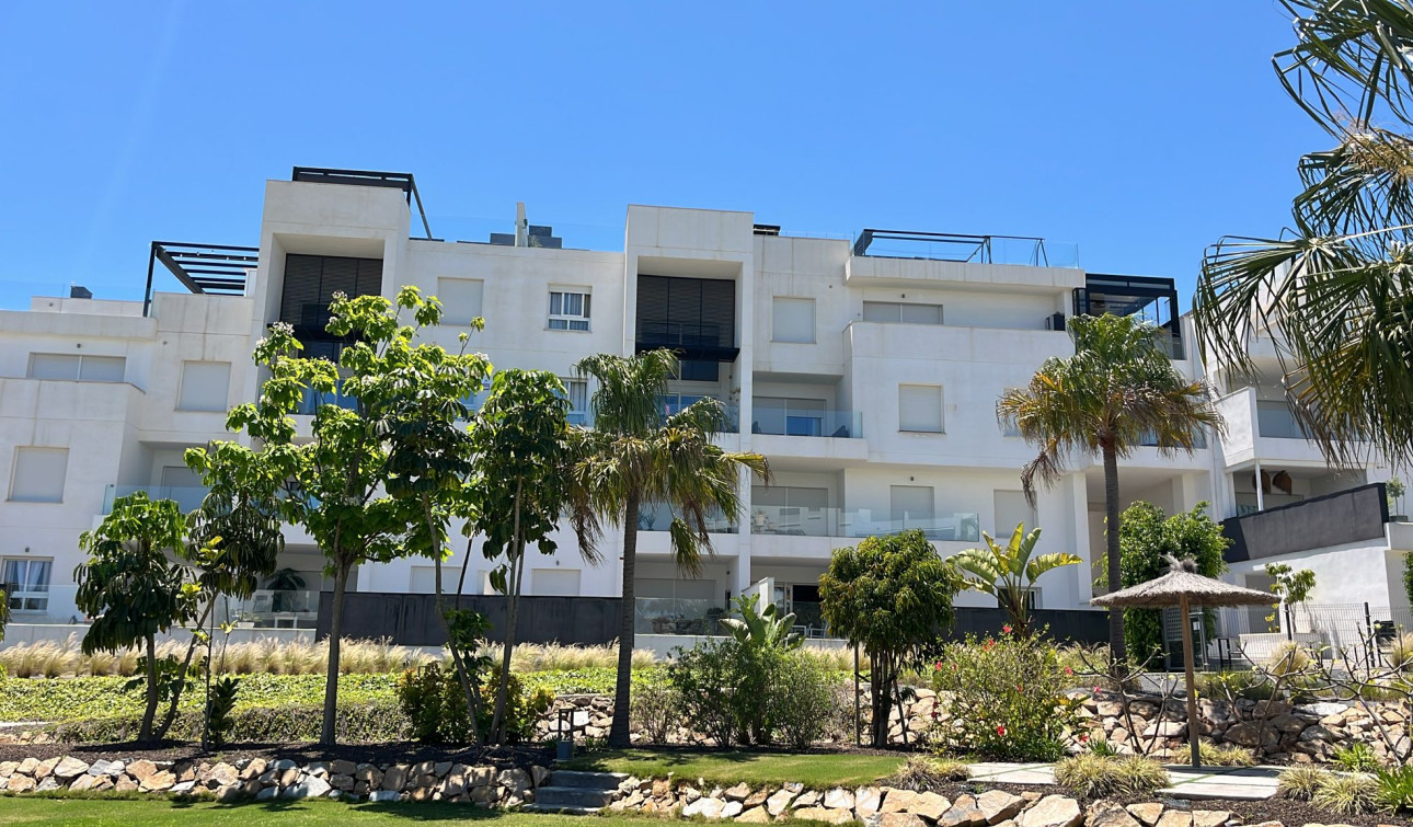 Resale - Apartment / Flat - Los Altos
