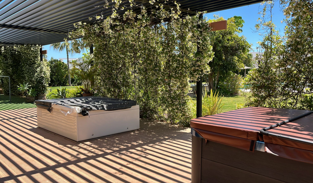 Resale - Apartment / Flat - Los Altos