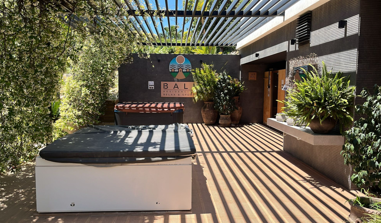 Resale - Apartment / Flat - Los Altos