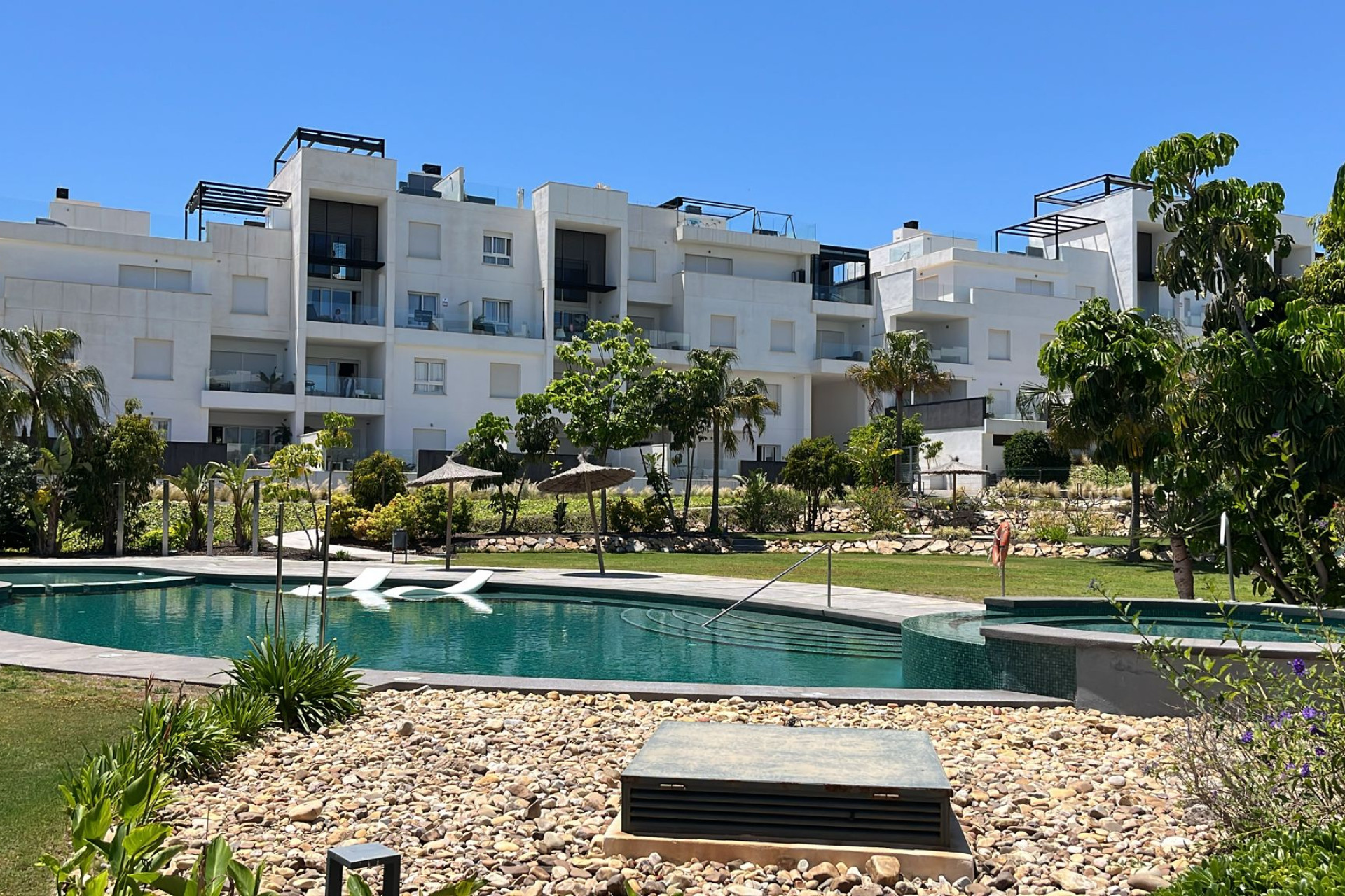 Resale - Apartment / Flat - Los Altos