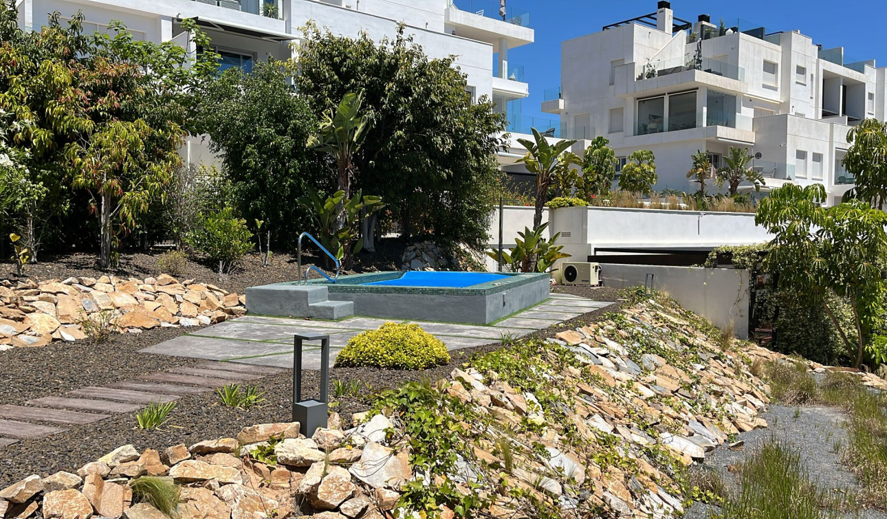 Resale - Apartment / Flat - Los Altos