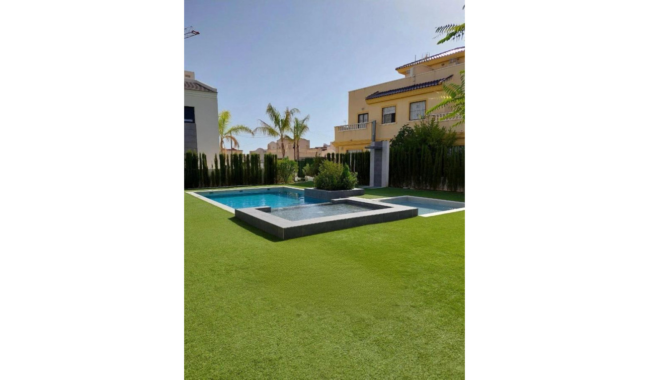 Resale - Apartment / Flat - Los Balcones