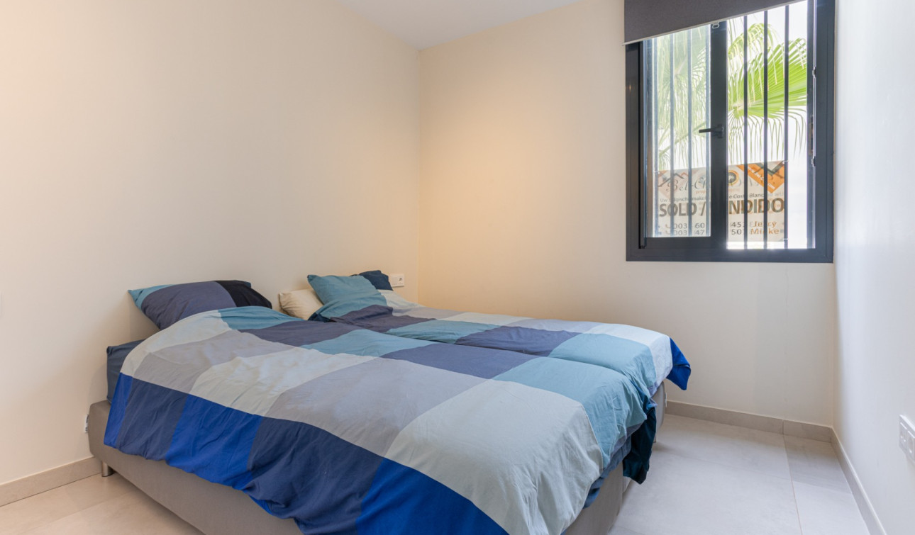 Resale - Apartment / Flat - Mar de Cristal