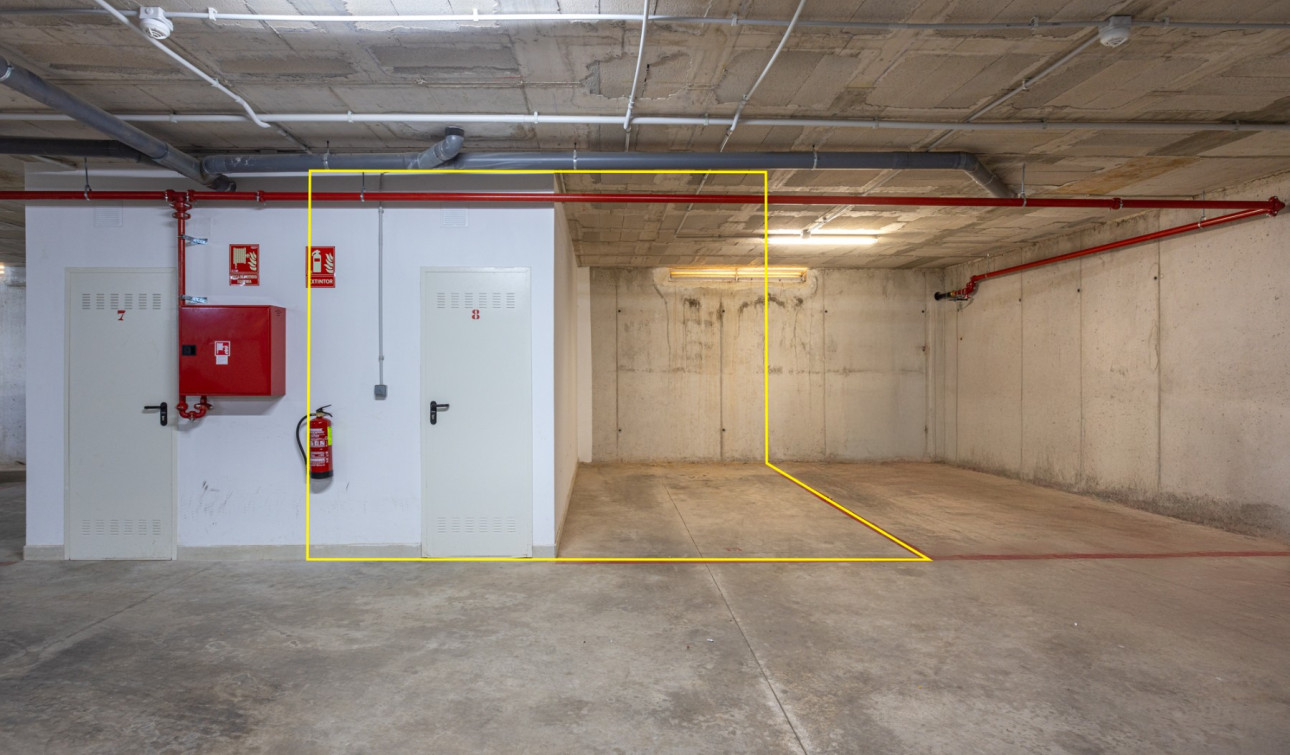 Resale - Apartment / Flat - Mar de Cristal