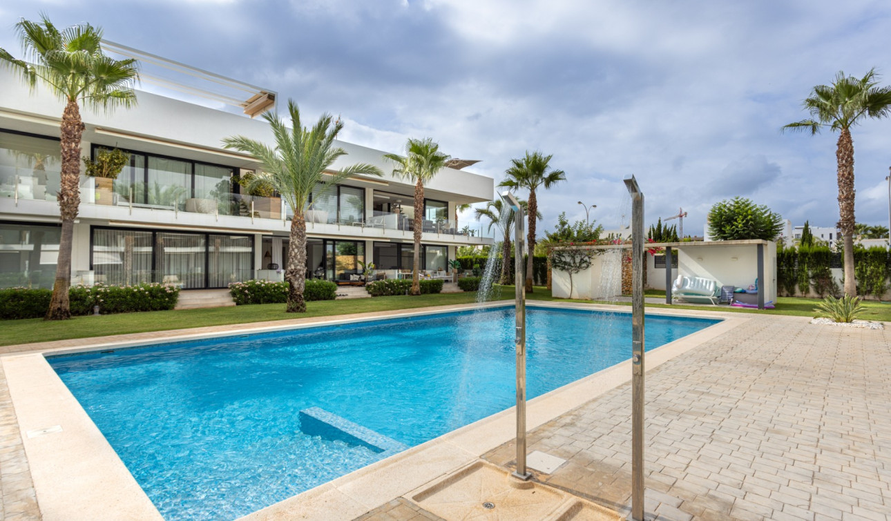 Resale - Apartment / Flat - Mar de Cristal