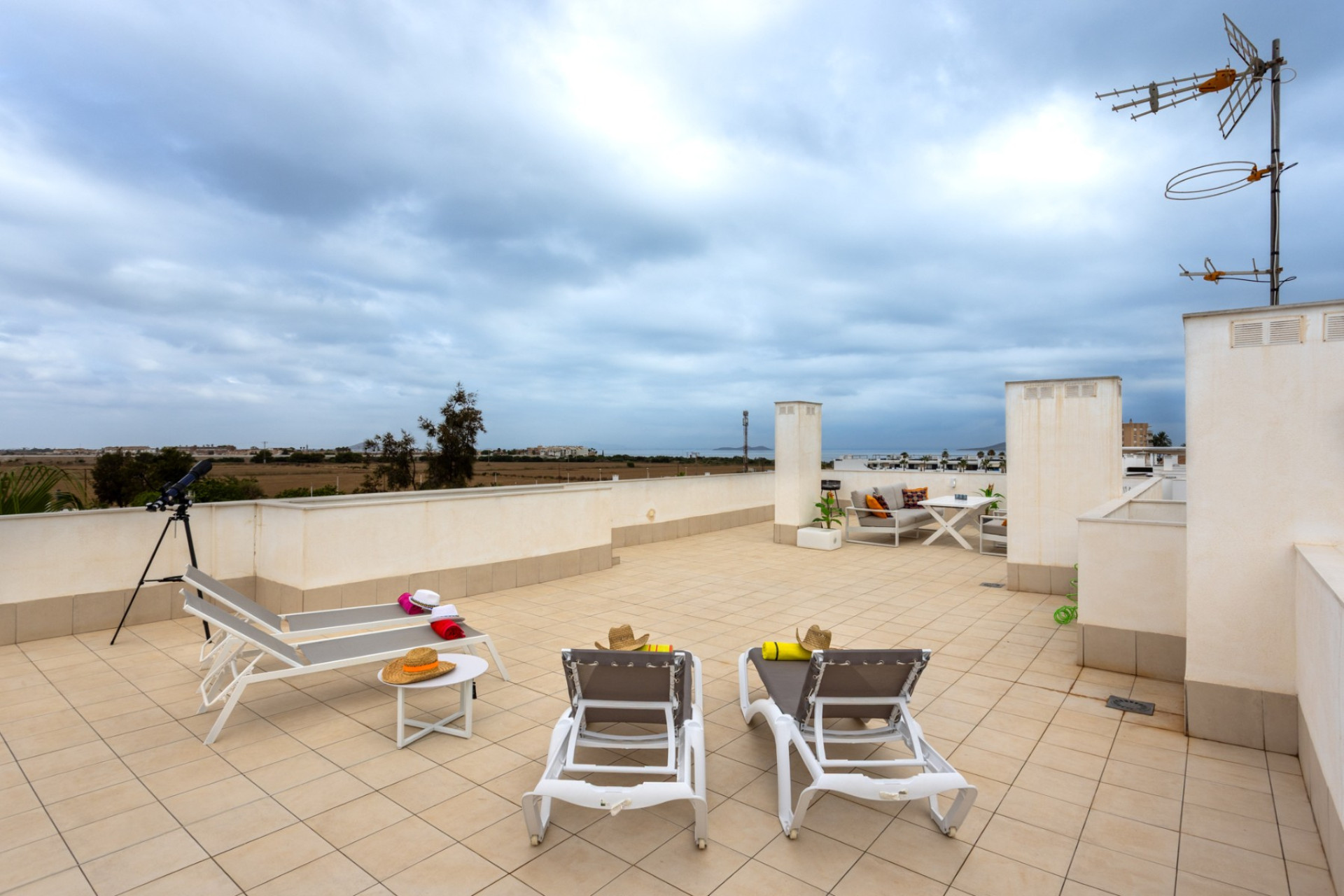 Resale - Apartment / Flat - Mar de Cristal
