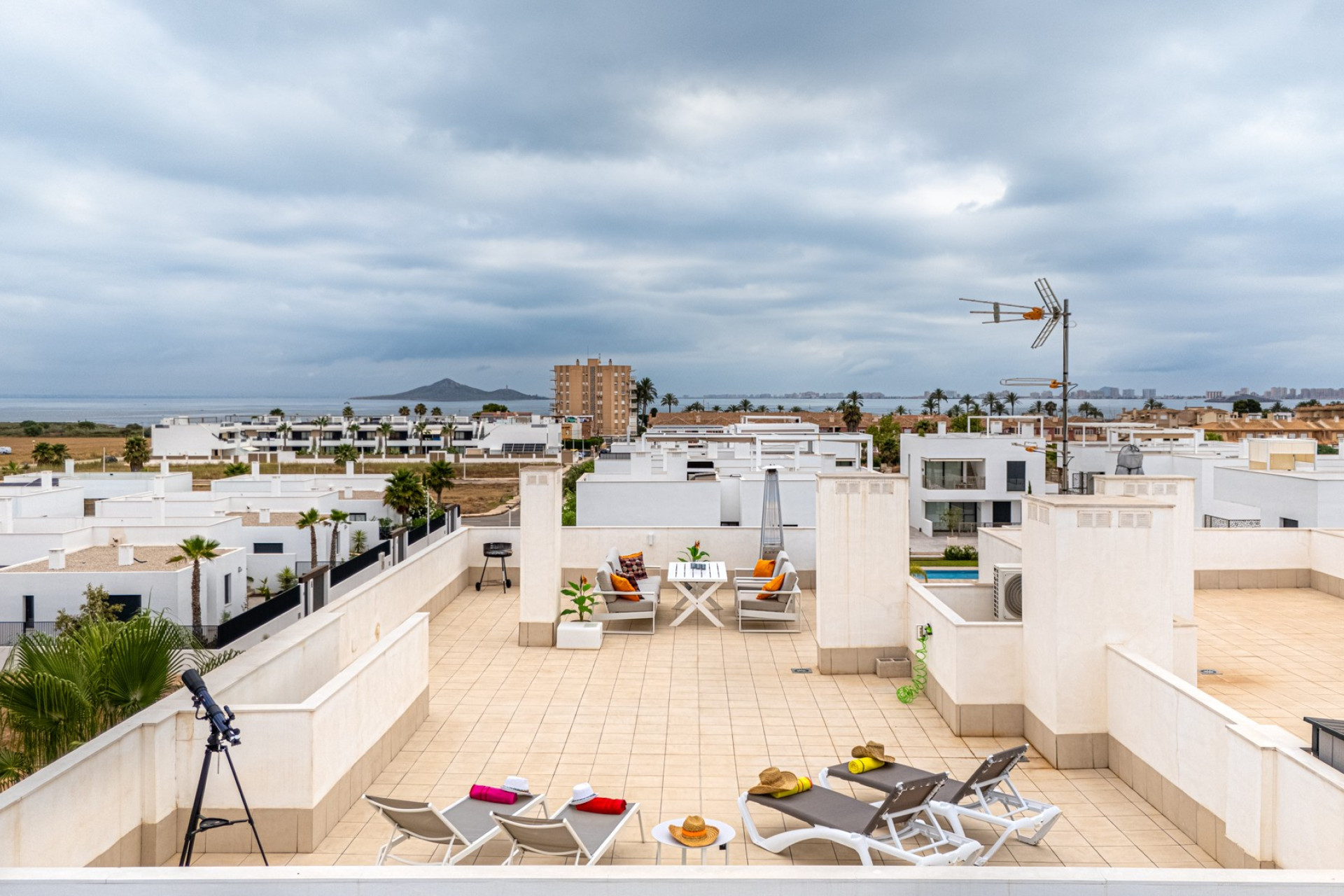 Resale - Apartment / Flat - Mar de Cristal