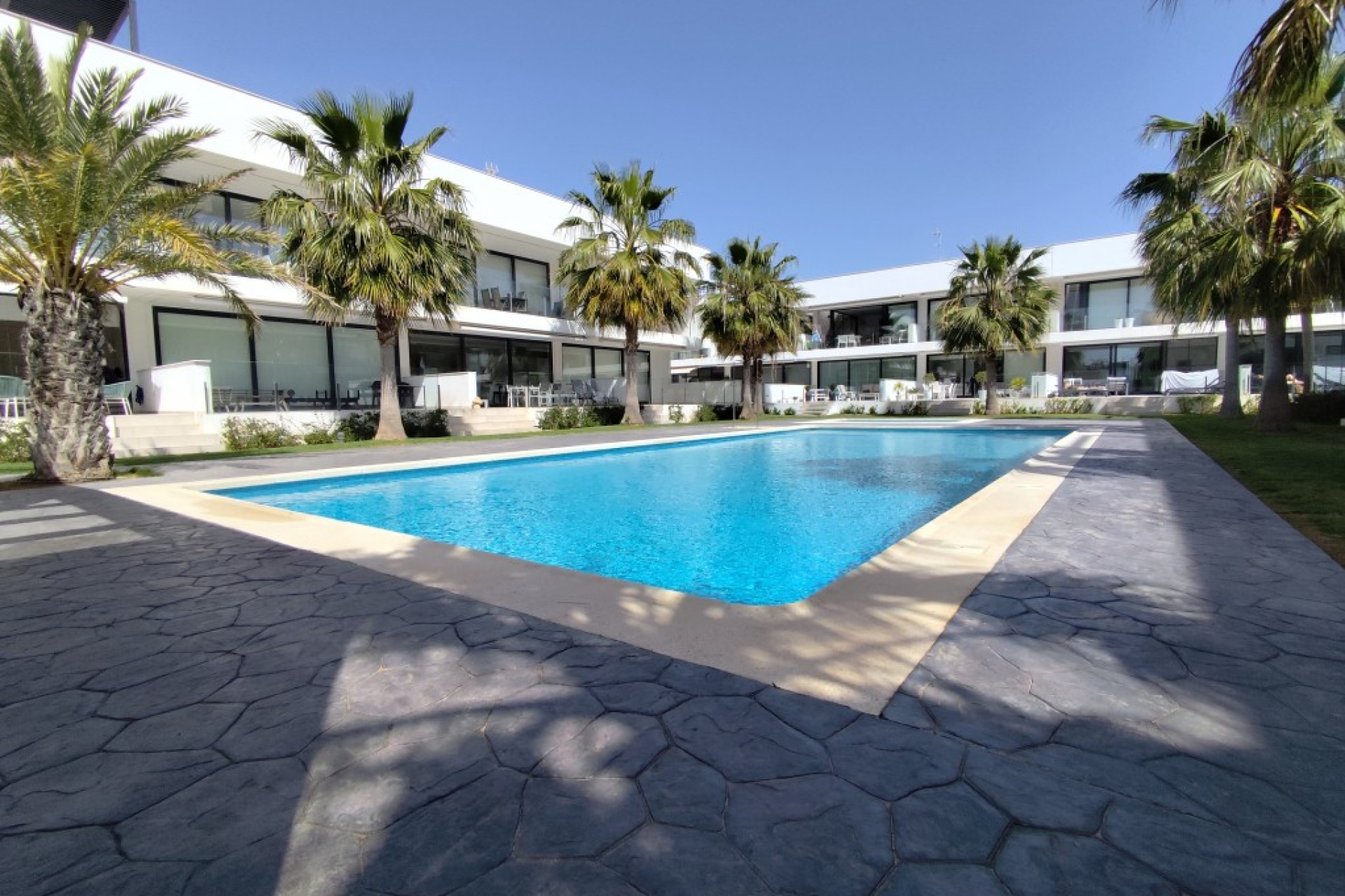 Resale - Apartment / Flat - Mar de Cristal