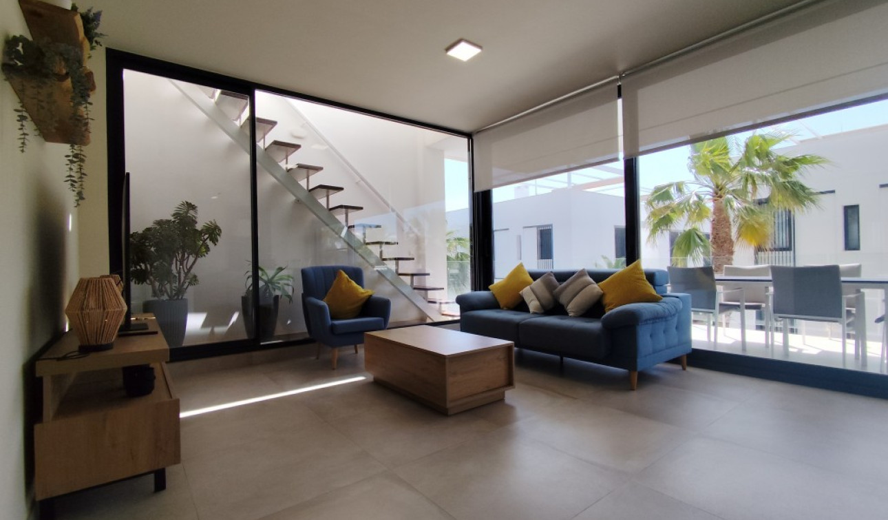 Resale - Apartment / Flat - Mar de Cristal