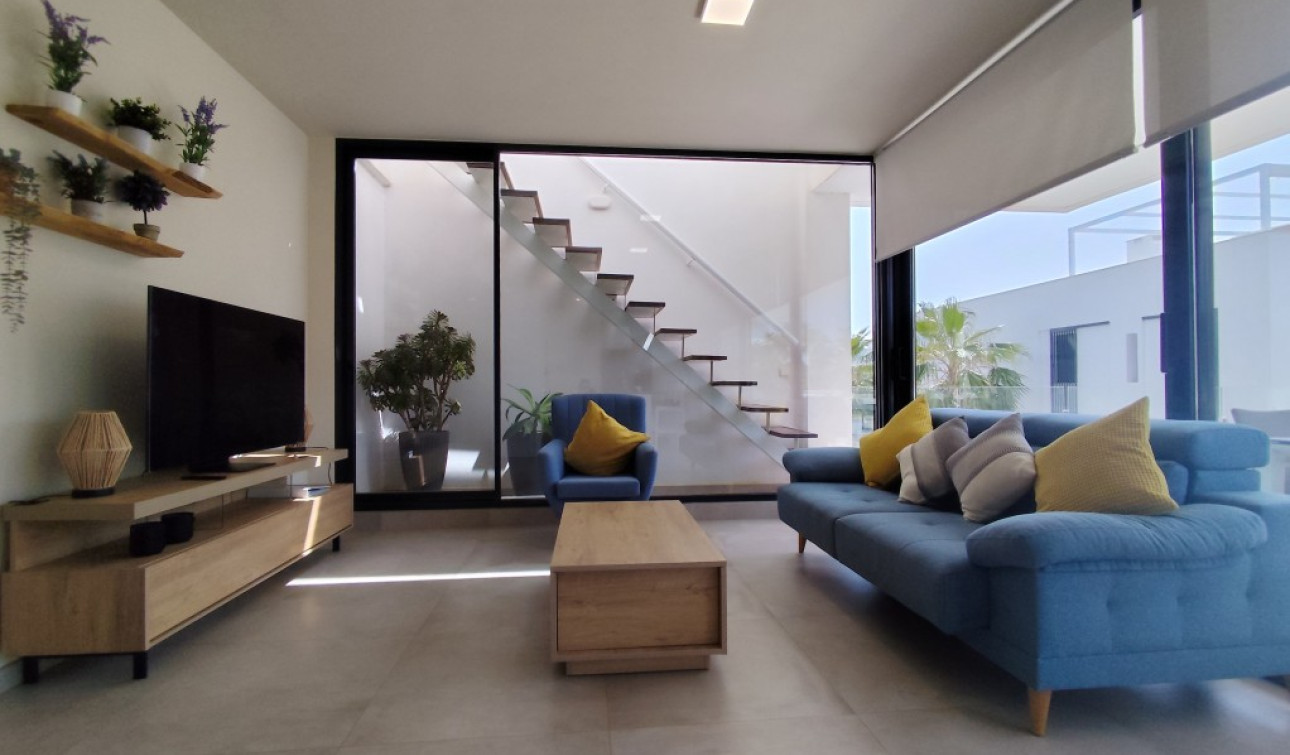 Resale - Apartment / Flat - Mar de Cristal